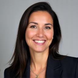 Elena Martínez - Directora